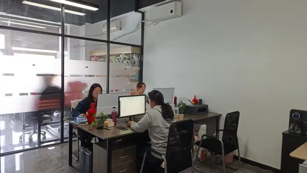 Hebei Xiongan Tongqu Trading Co., Ltd. Plush Toy