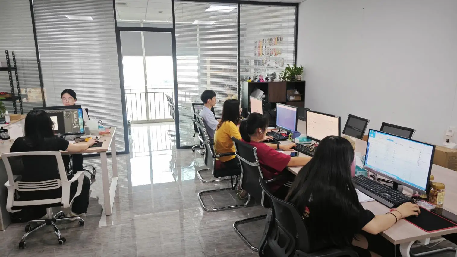 Foshan Mo Duo Dao Trading Co., Ltd. Motorcycle windshields