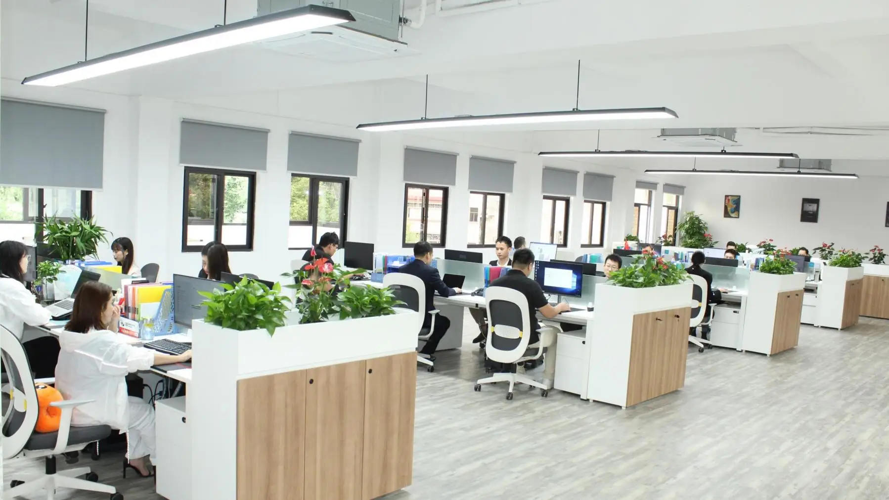 Shenzhen Nerius Technology Co., Ltd. Desk lamps