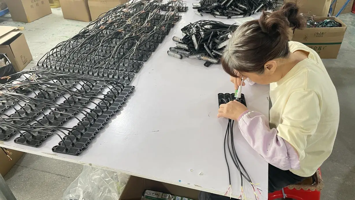 Dongguan City Xiongke Electronic Technology Co., Ltd. Beacon lights