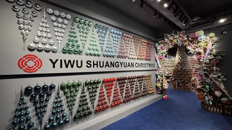 Yiwu Shuangyuan Christmas Artware Limited Christmas wreaths