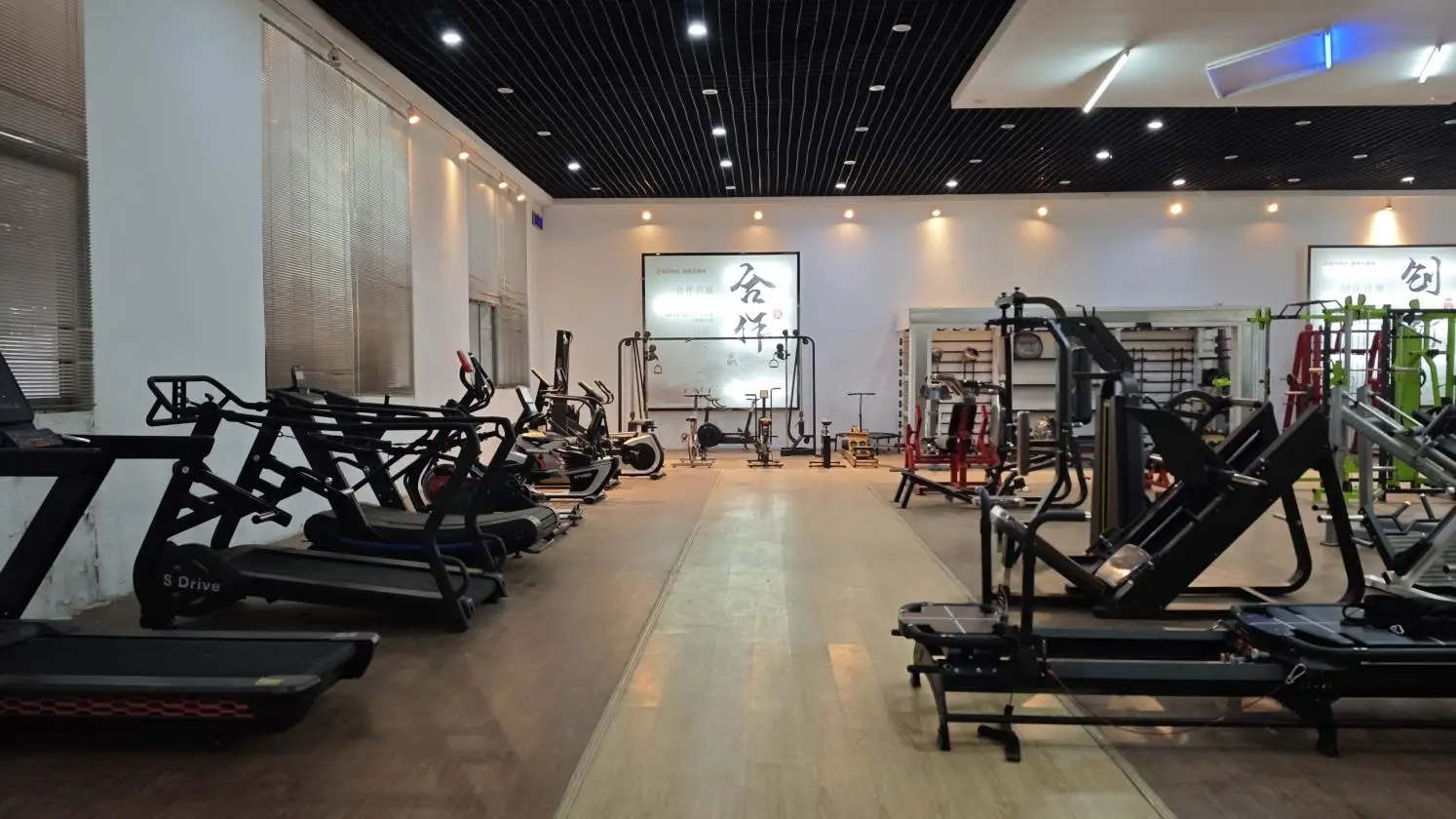 Shandong Zenbon Fitness Equipment Co., Ltd. Commercial Treadmills