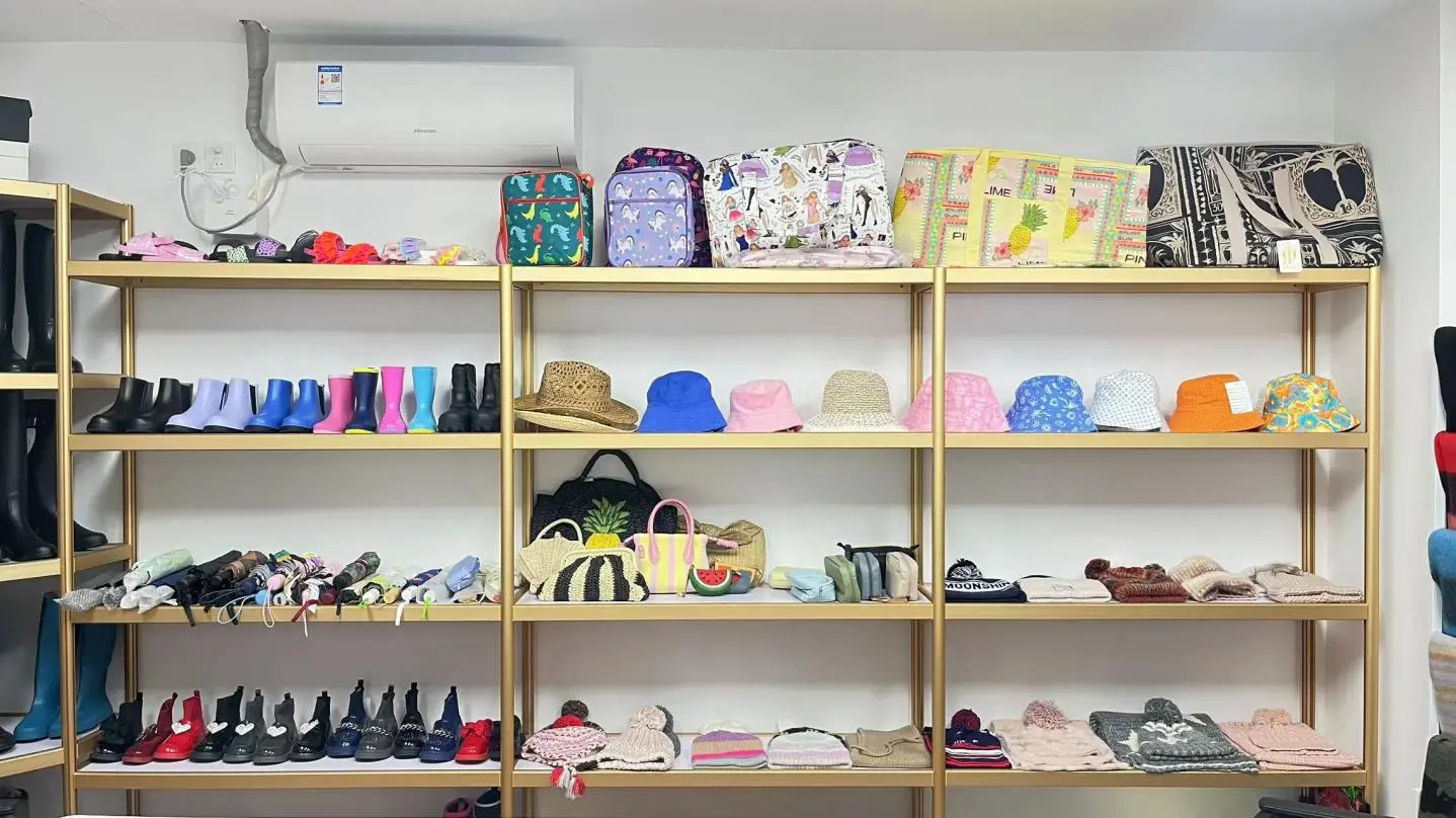 Hangzhou Jolly Accessories Co., Ltd. Gloves
