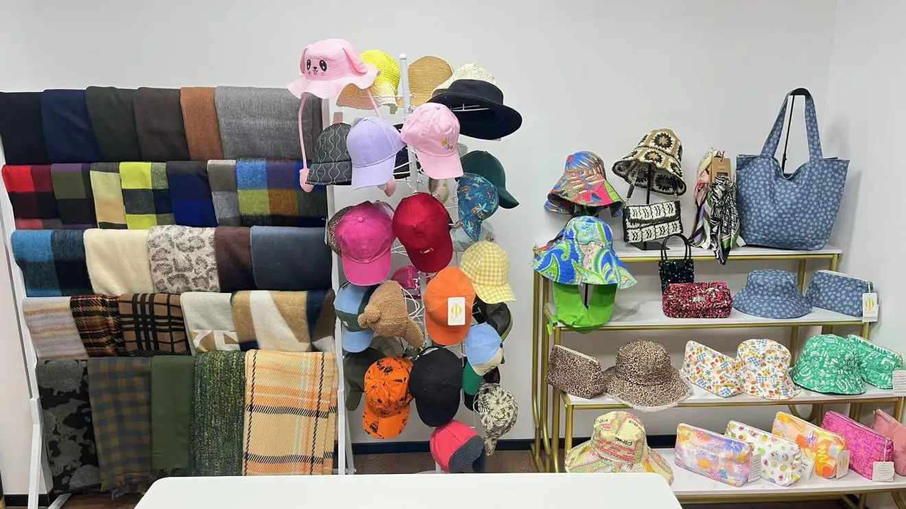Hangzhou Jolly Accessories Co., Ltd. Hats