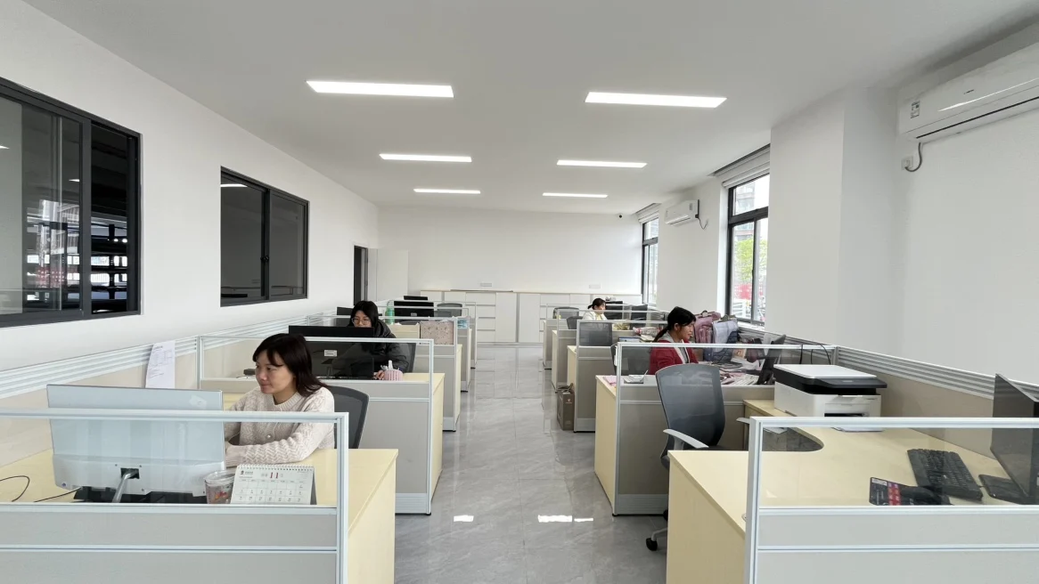 Guangdong Boosly Electromechanical Technology Co., Ltd. Blinds Shades & Shutters