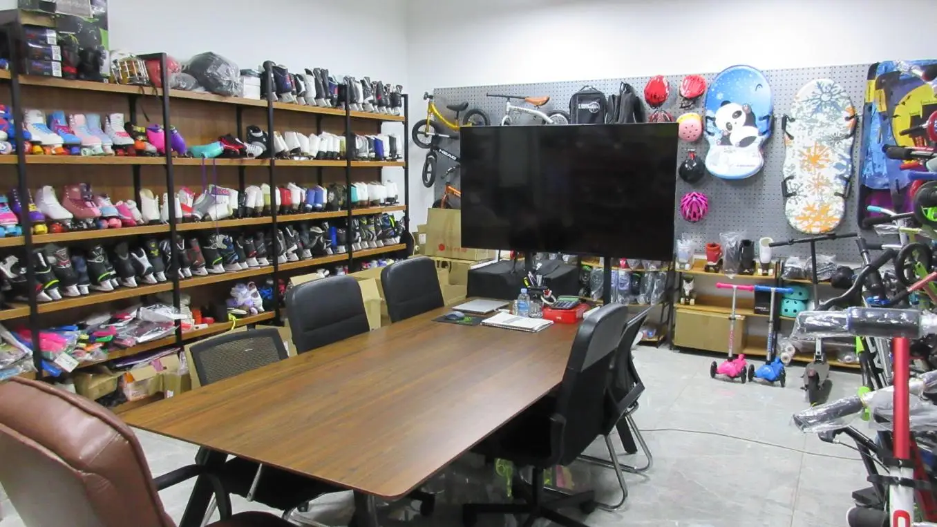 Wuxi Huazeng Technology Co., Ltd. Ice Skates