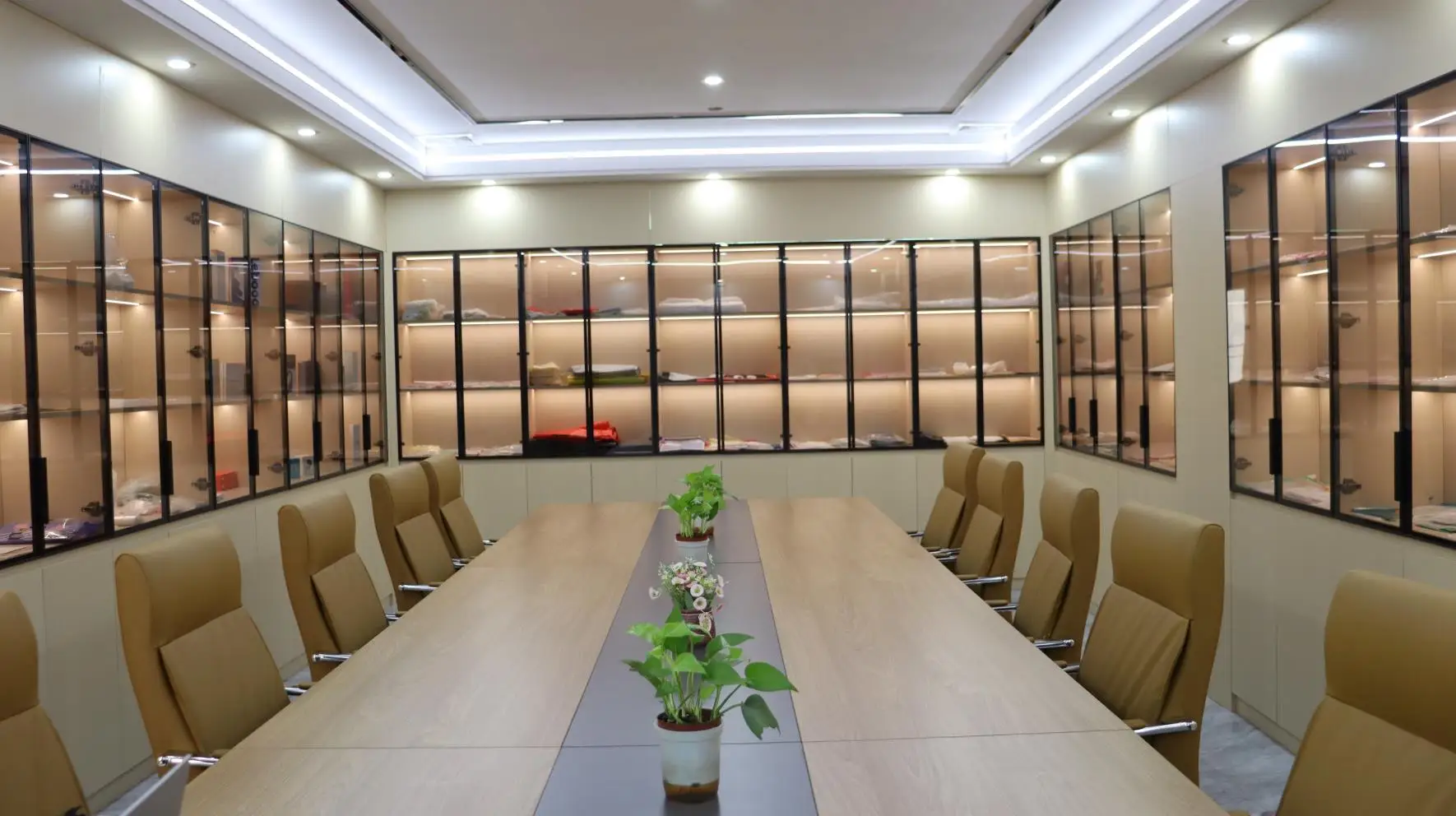 Dongguan Chenghua Industrial Co., Ltd. Self-adhesive bags