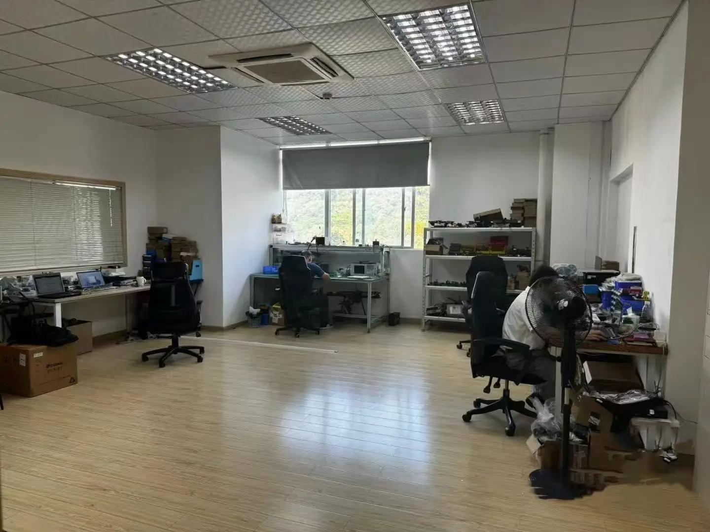 Yiwu Changyi Trading Co., Ltd. USB Chargers