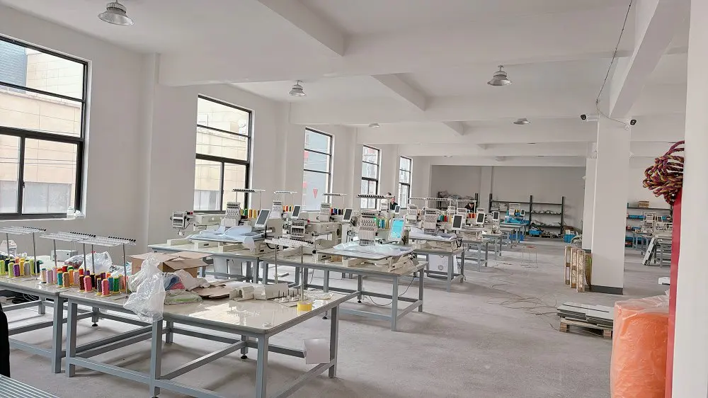 Zhuji Qihong Electro-Mechanical Co., Ltd. Computerized Embroidery Machine