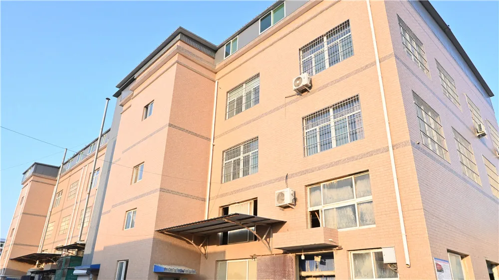 Xiongxian Tonghai Latex Products Co., Ltd. factory image 4