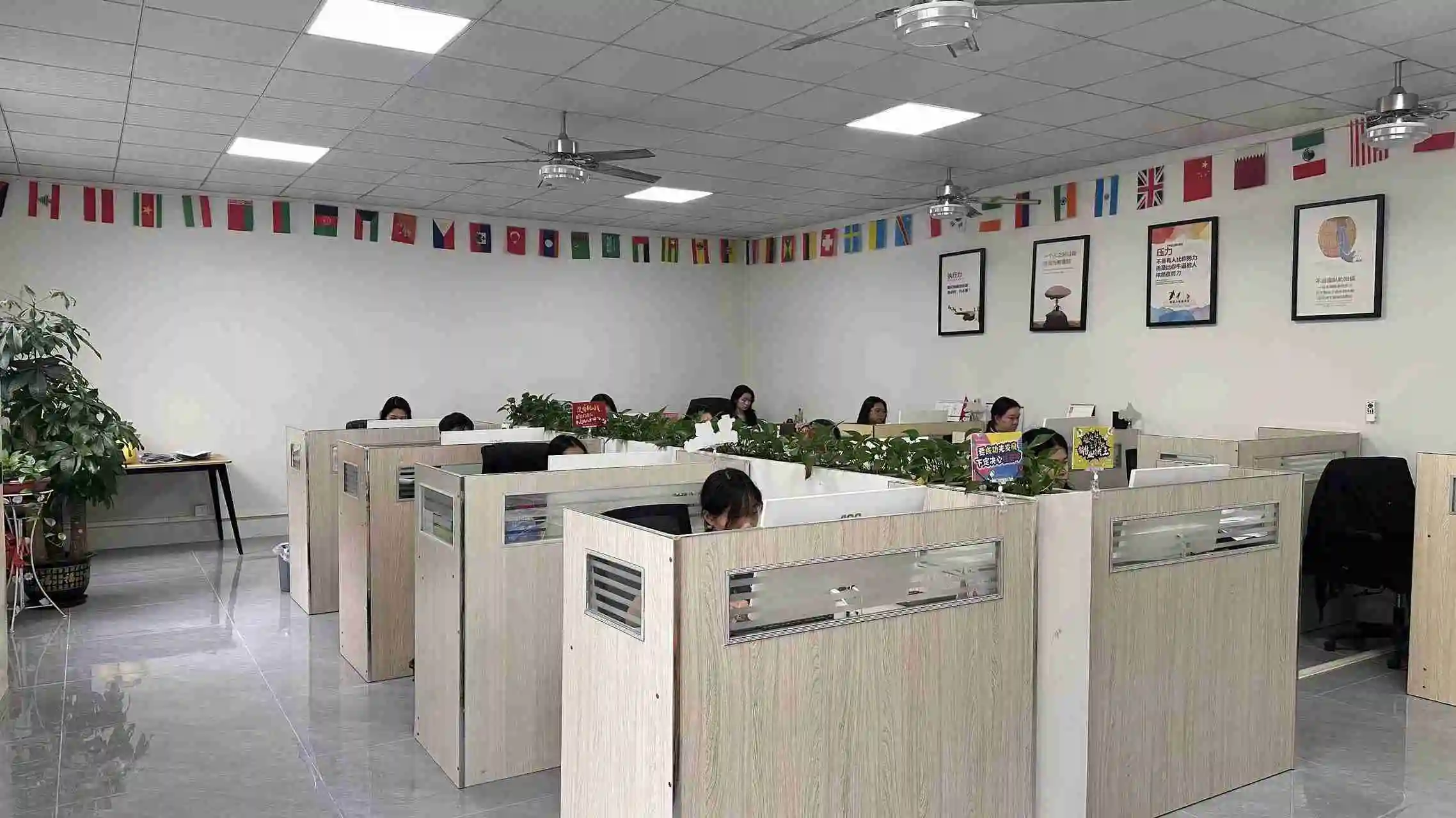Jiangmen Huaqi Lighting Co., Ltd. Wall Lamp