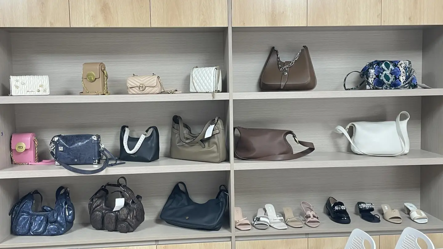 Dongguan Aida E-Commerce Co., Ltd. Tote Bags
