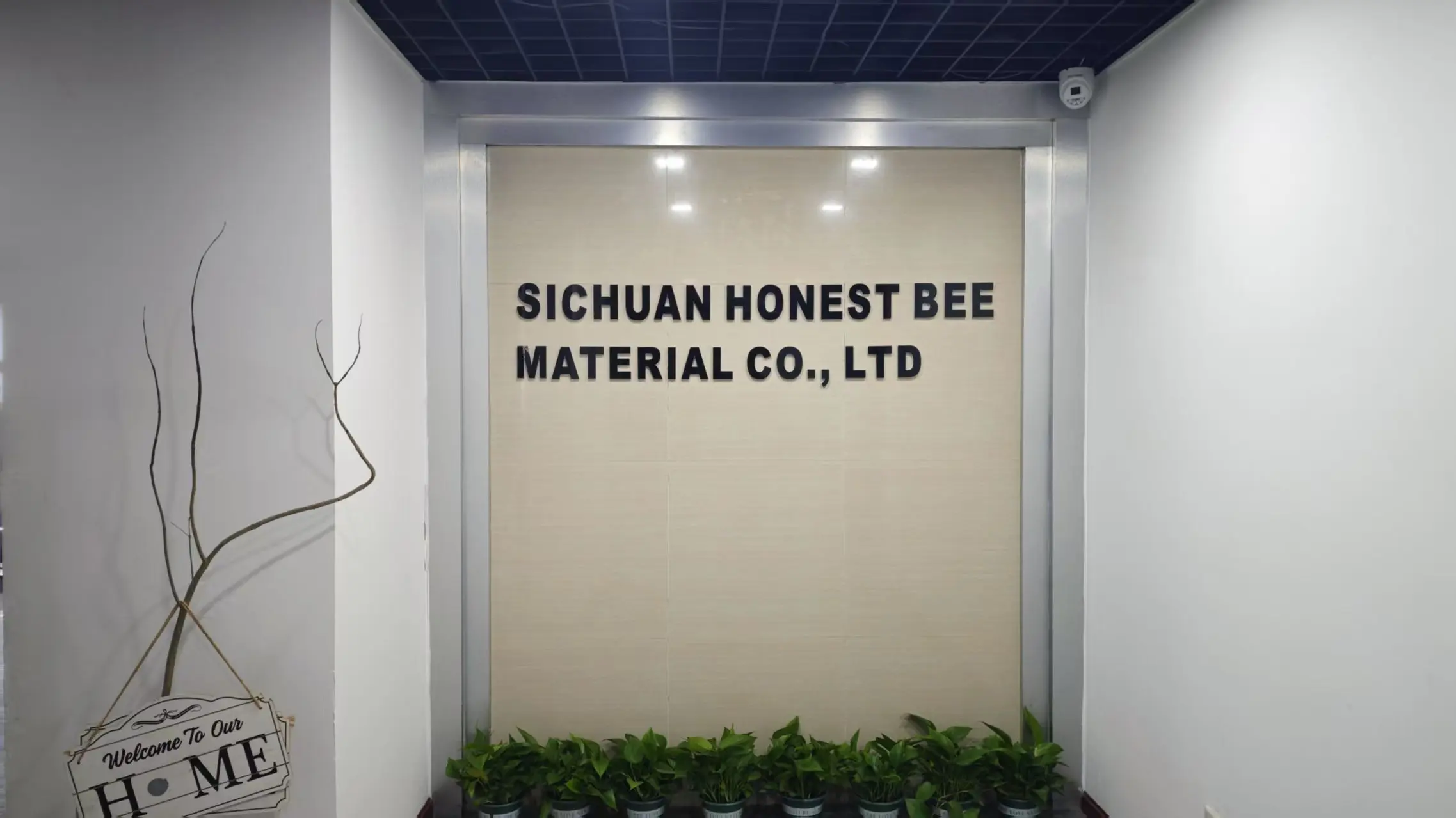 Sichuan Honest Bee Material Co., Ltd. Bird Feeders
