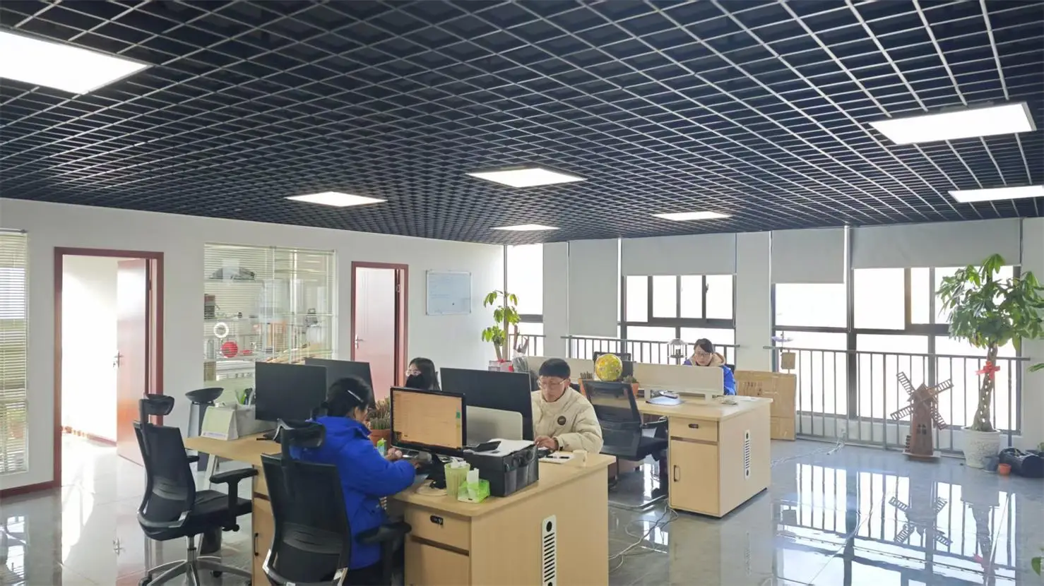 Sichuan Honest Bee Material Co., Ltd. Garden Tools