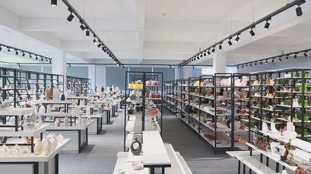 Fujian Dehua Shengsheng Technology Co., Ltd. Ceramic Vases