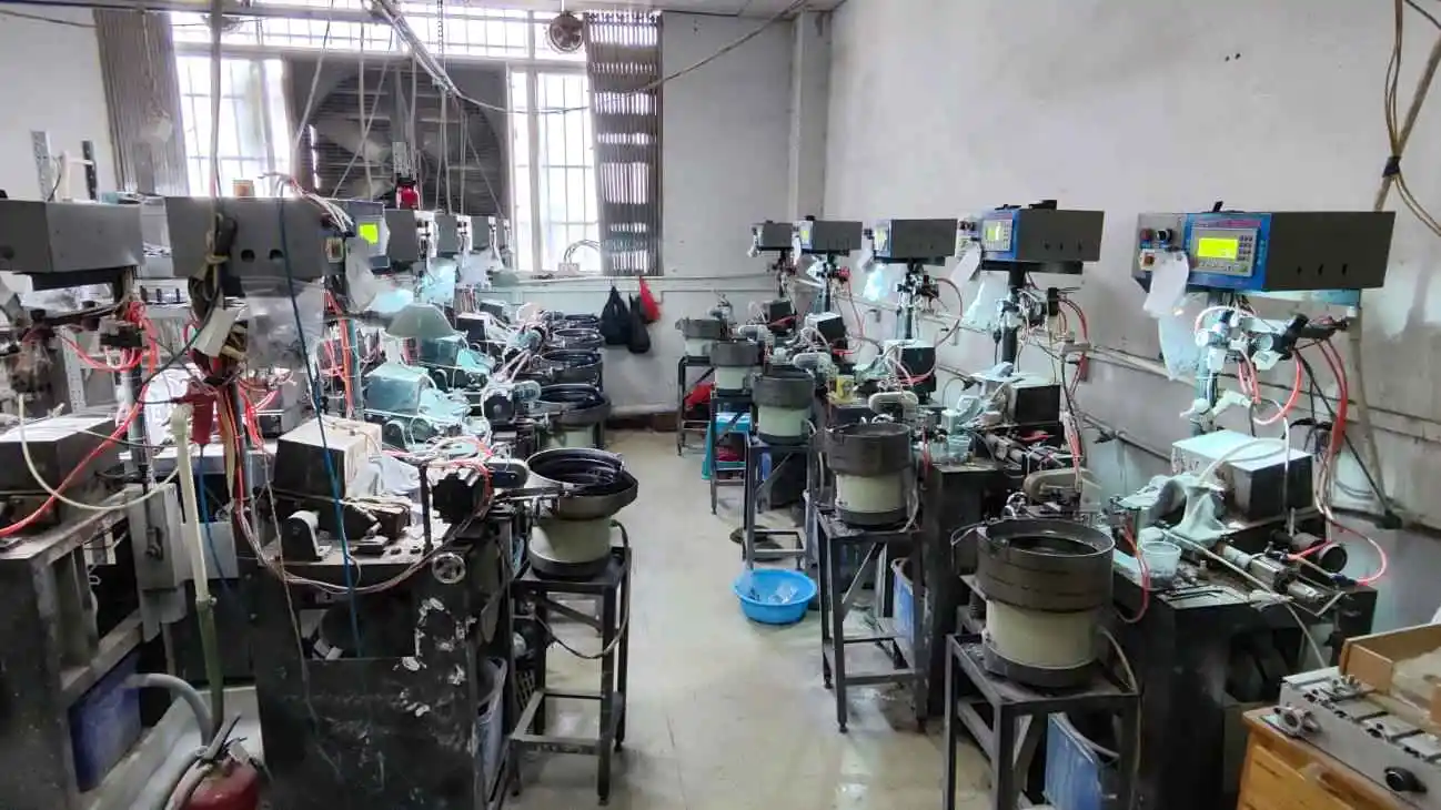 Wuzhou Junyuan Jewelry Co., Ltd. factory image 3