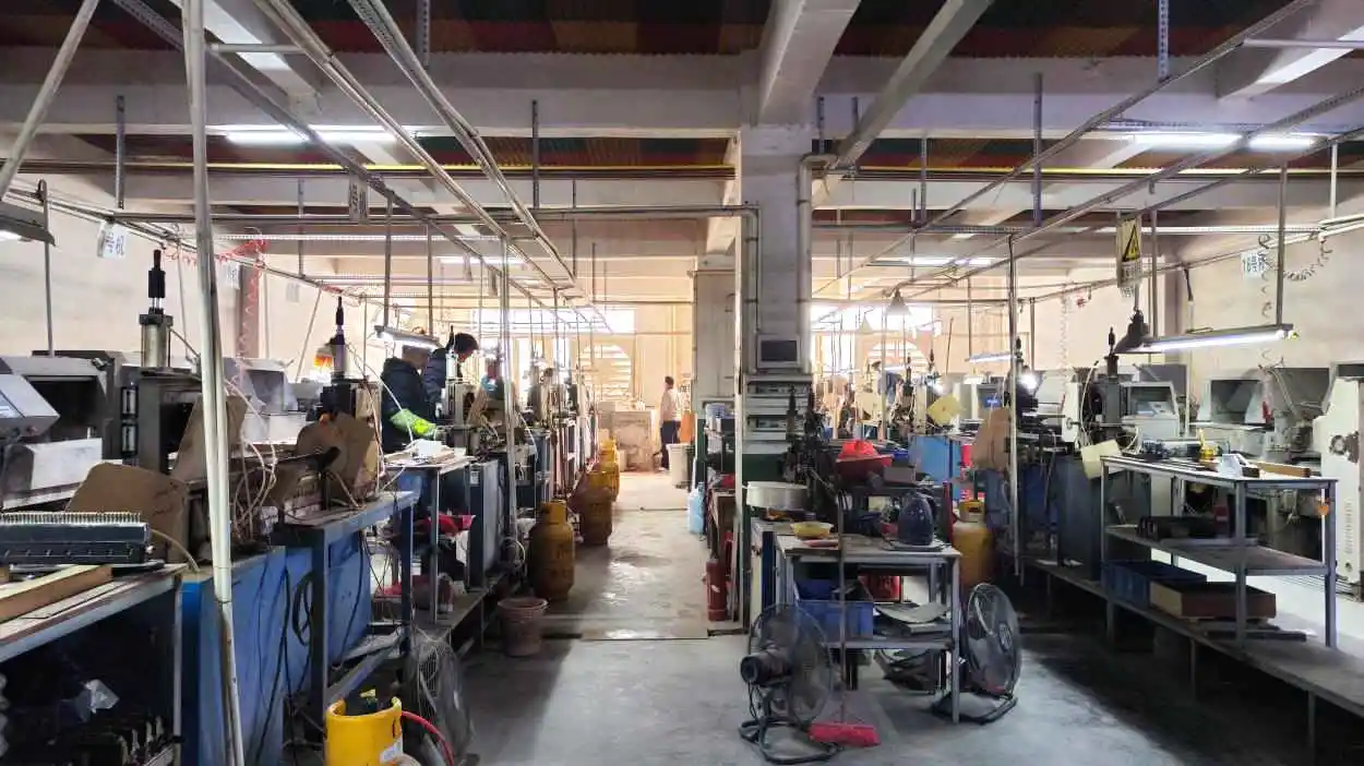 Wuzhou Junyuan Jewelry Co., Ltd. factory image 4