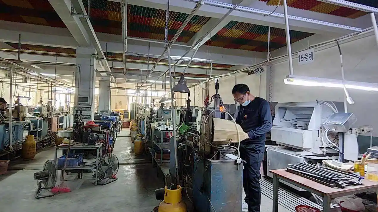 Wuzhou Junyuan Jewelry Co., Ltd. factory image 6