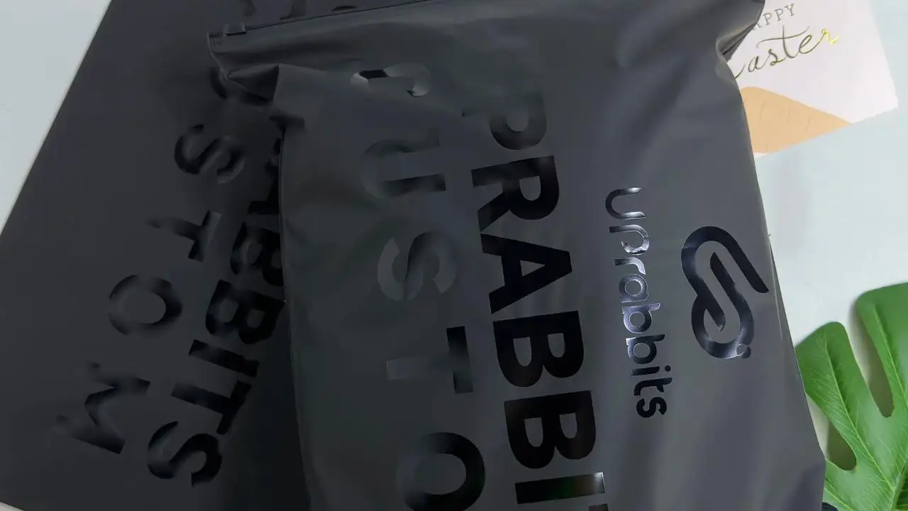 Shanghai Uprabbits Tech Co., Ltd. Zipper Bag