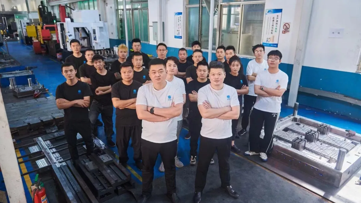 Taizhou Huangyan Xintong Mold Co., Ltd. Plastic Injection Mold