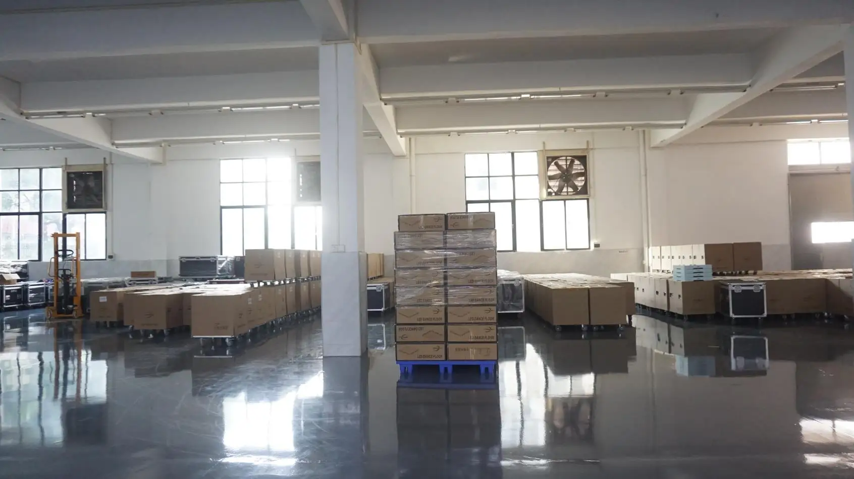 Guangzhou Huadu Top Stage Light Equipment Factory factory image 5