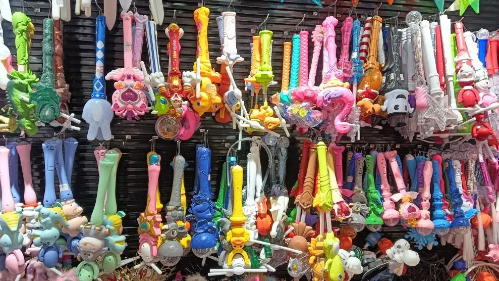 Yiwu Huayao E-Commerce Co., Ltd. Spinning Top Toys