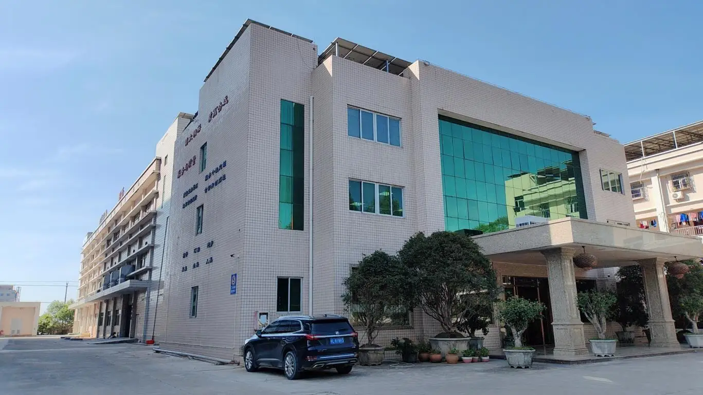 Yally Cosmetics Industrial (Huizhou) Co., Ltd. Cosmetic Puff