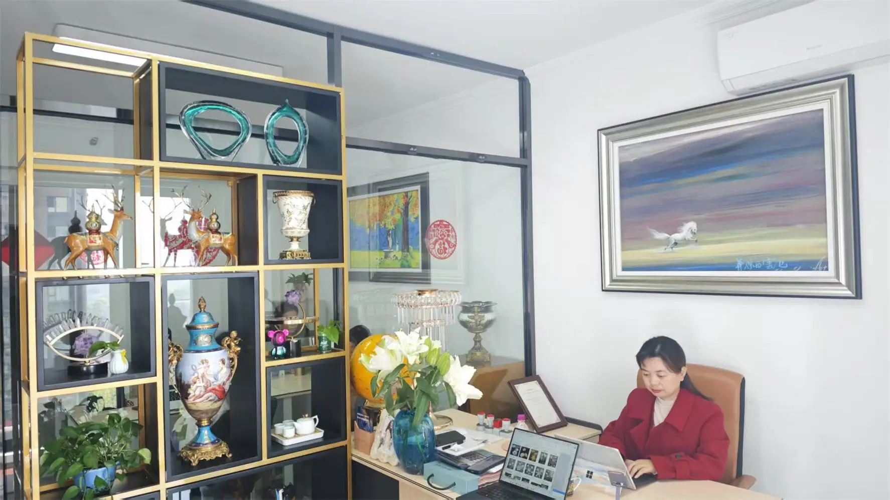 Chengdu Manke Meijia Technology and Culture Co., Ltd. Metal Decor