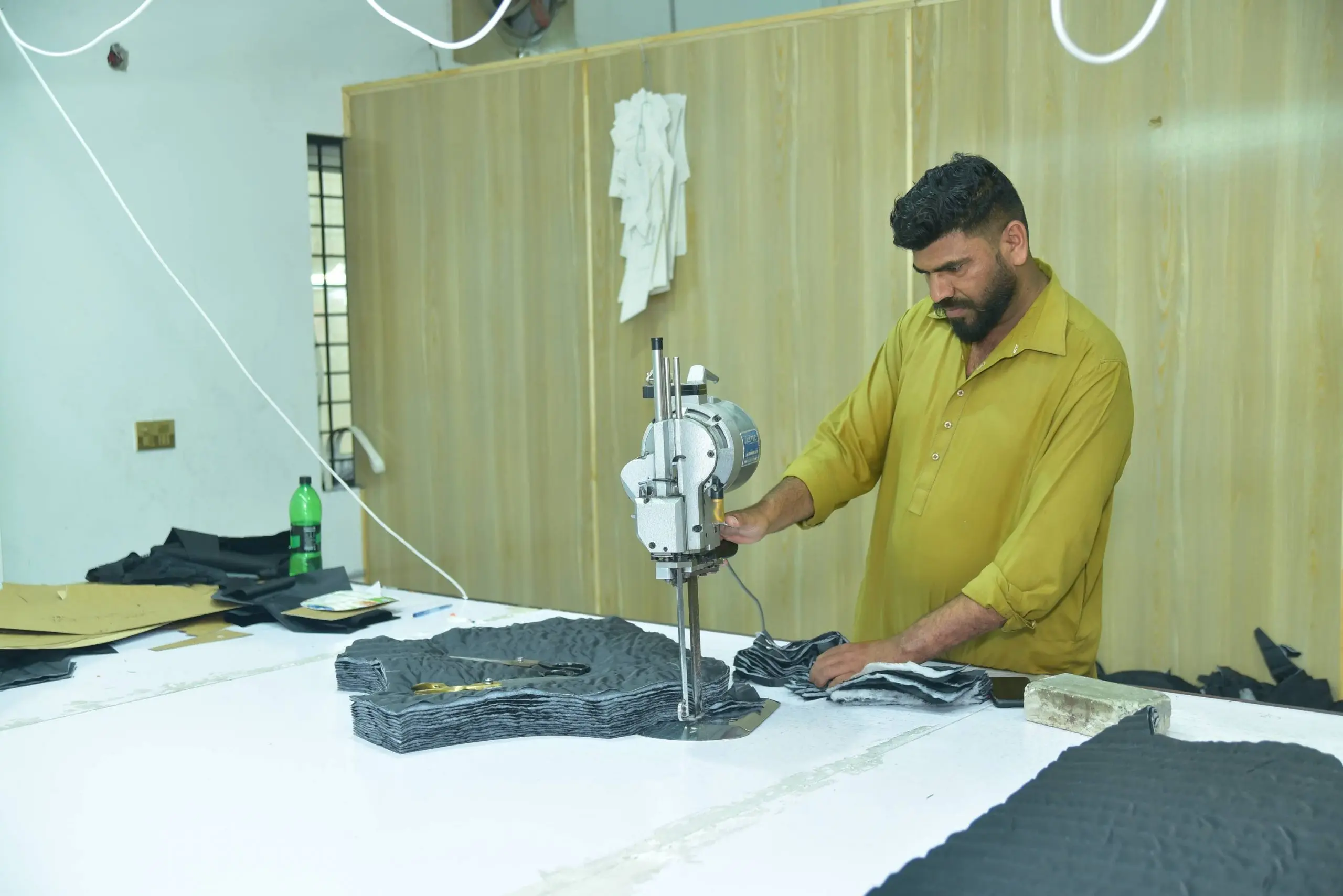 CUSTOMBLEND APPAREL factory image 3