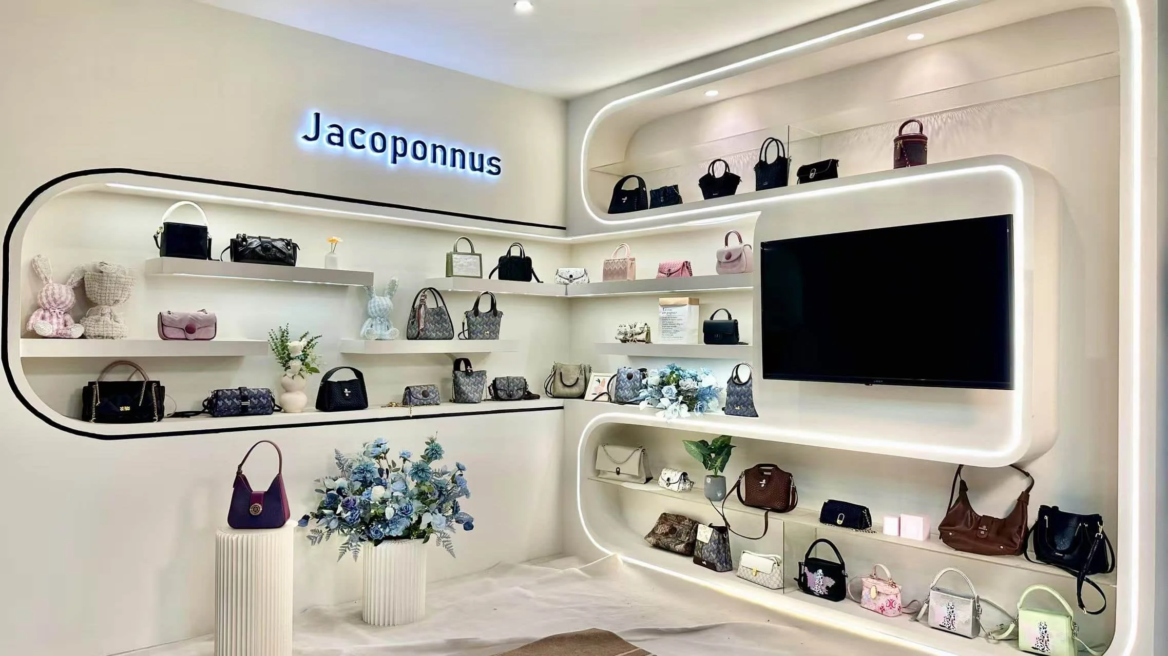 Guangzhou Shizhou Leather Co., Ltd. Crossbody Bag