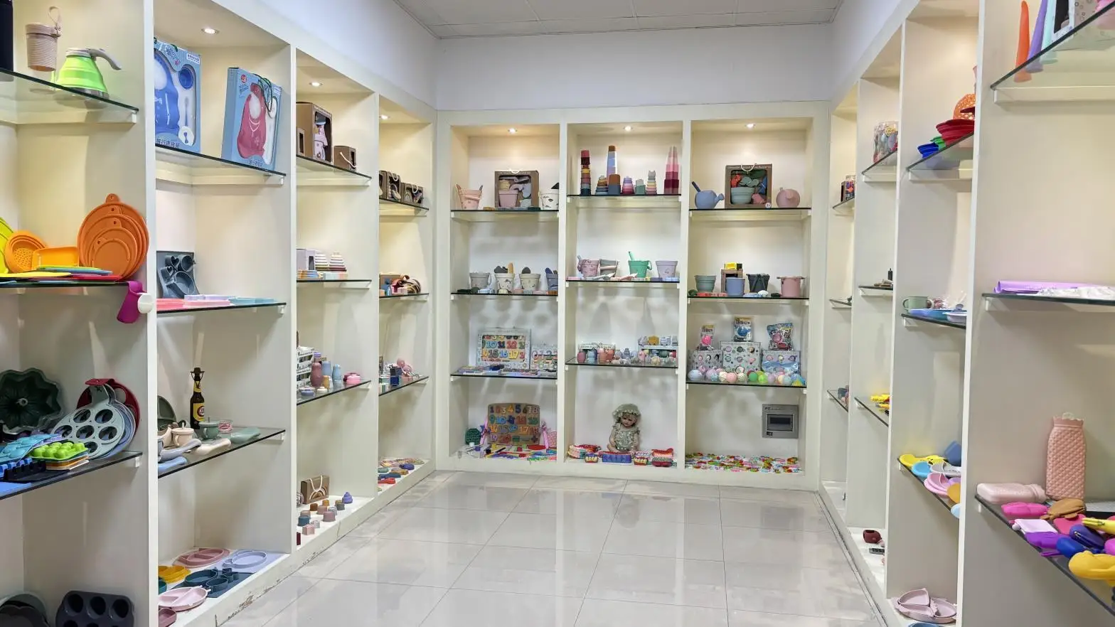 Ningbo Shenghequan Silicone Technology Co., Ltd. Silicone Baby Tableware