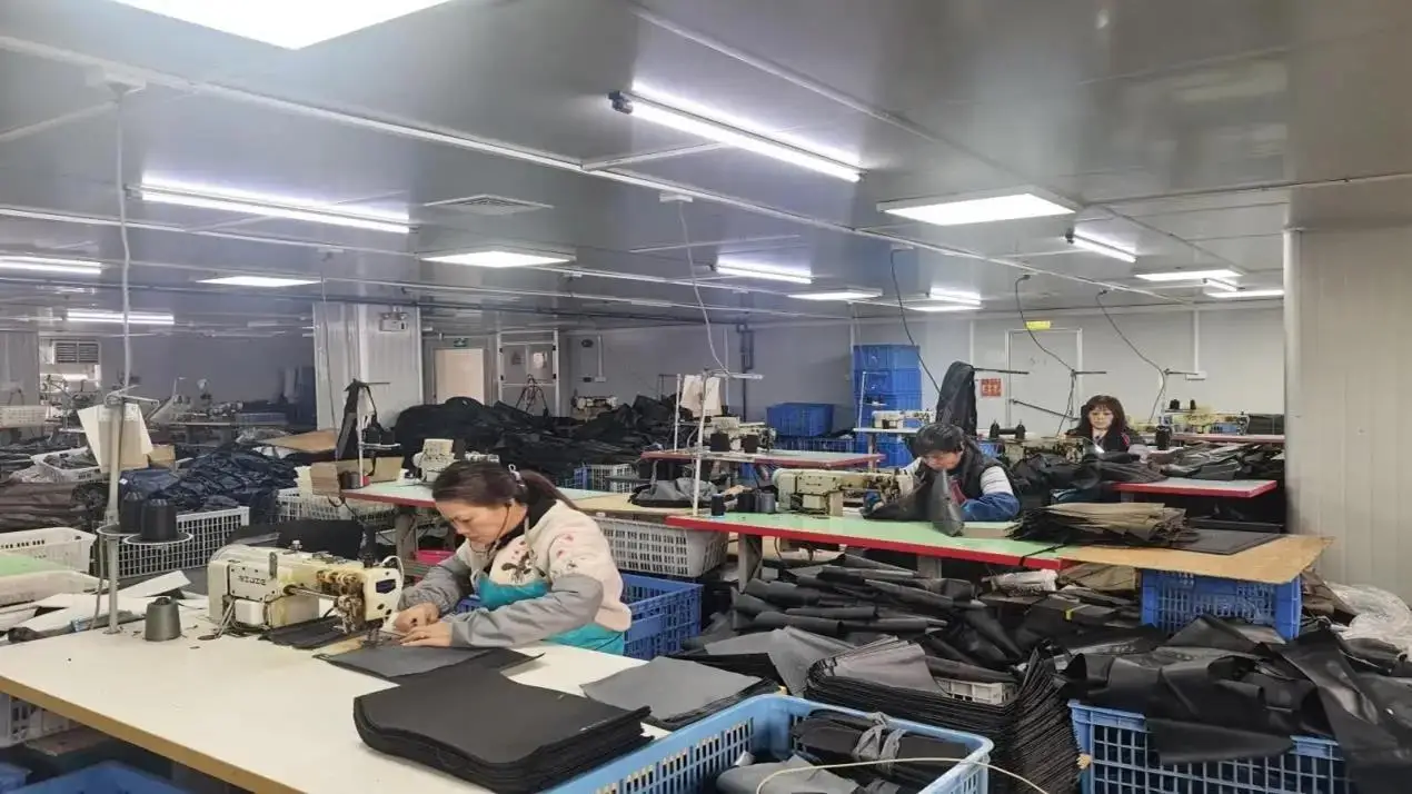 Guangzhou Hanxi Travel Goods Co., Ltd. Aluminum Frame Suitcase