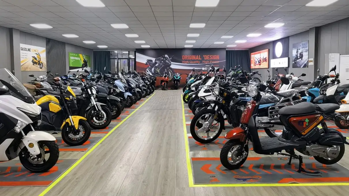 Wuxi East Technology Co., Ltd. Gasoline Scooter