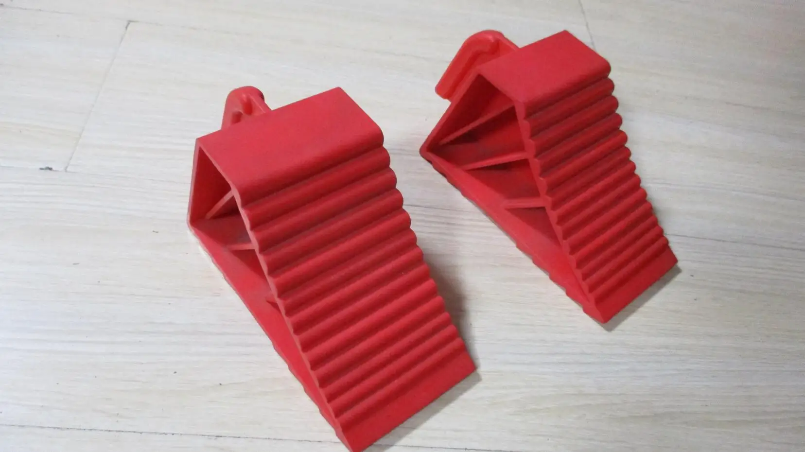 Qingdao Workercare Tools Manufacture Co., Ltd. Wheel Chock