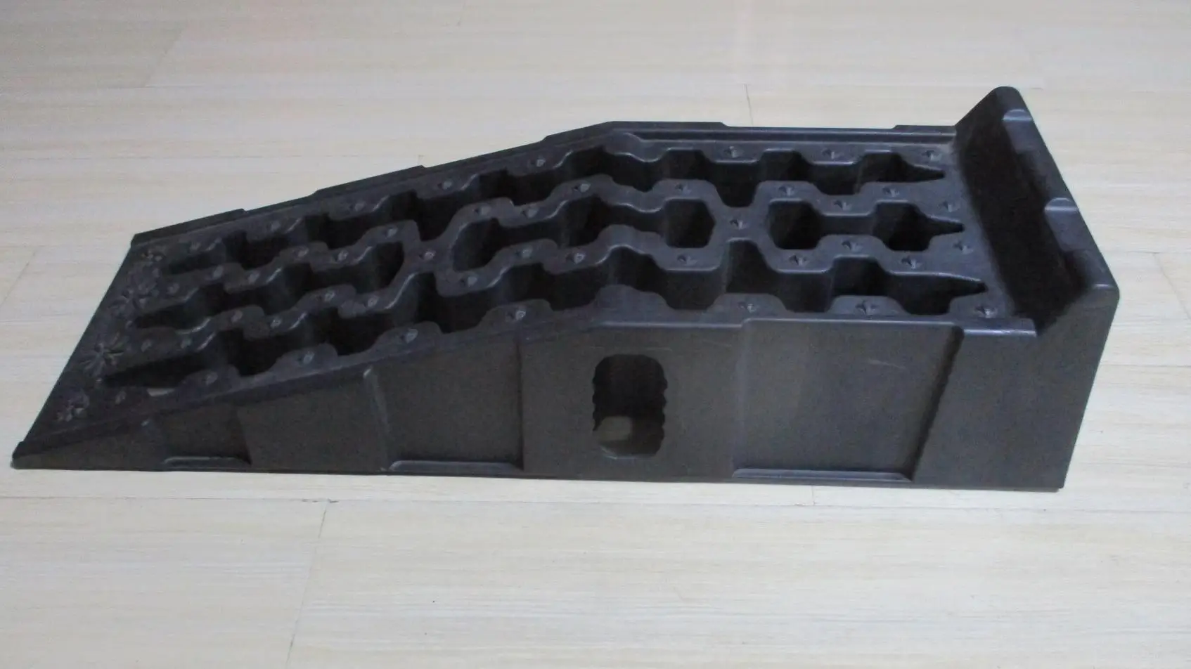 Qingdao Workercare Tools Manufacture Co., Ltd. Car Service Ramp