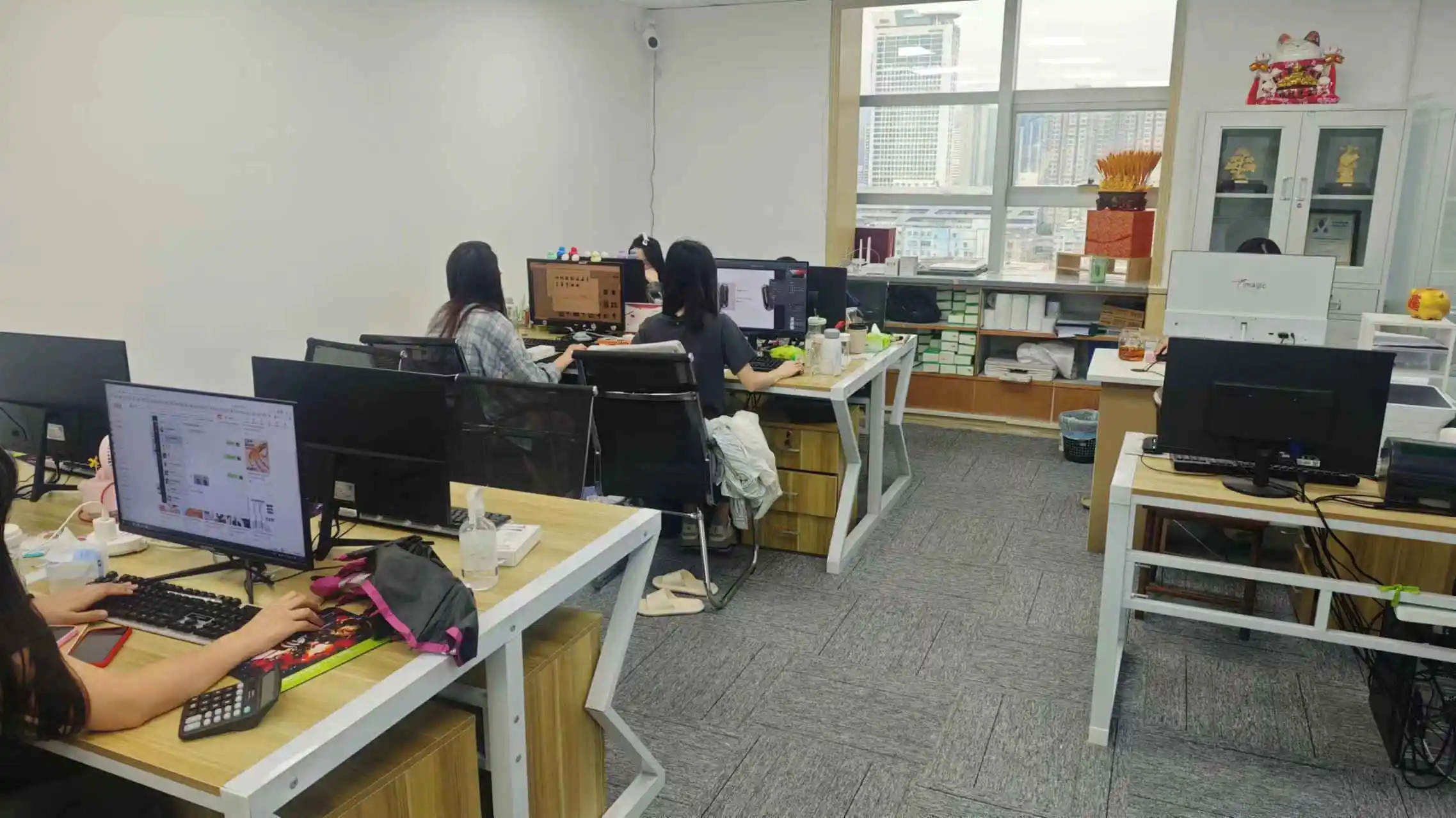 Shenzhen Miyan Network Technology Co., Ltd. TWS Earbuds