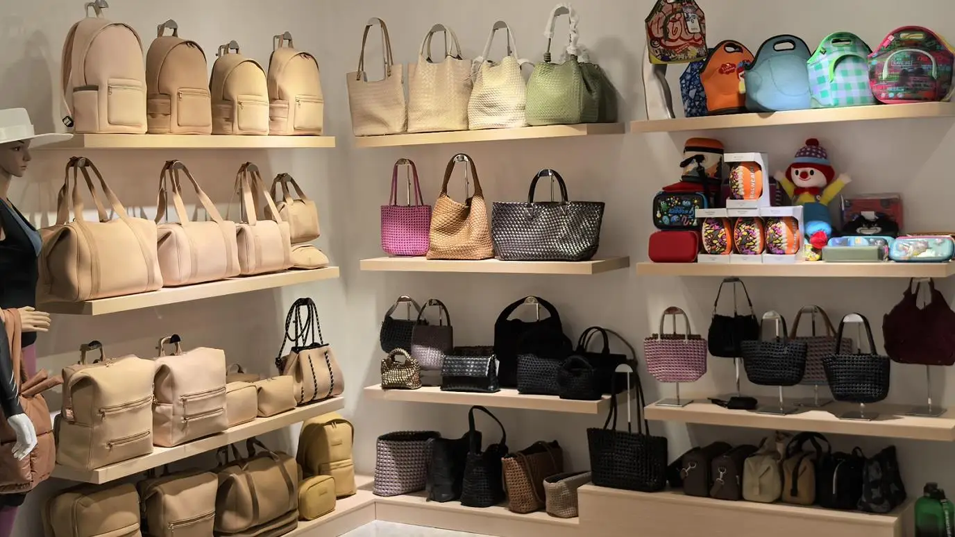 Dongguan Guanxin Sports Goods Co., Ltd. Diaper Bags