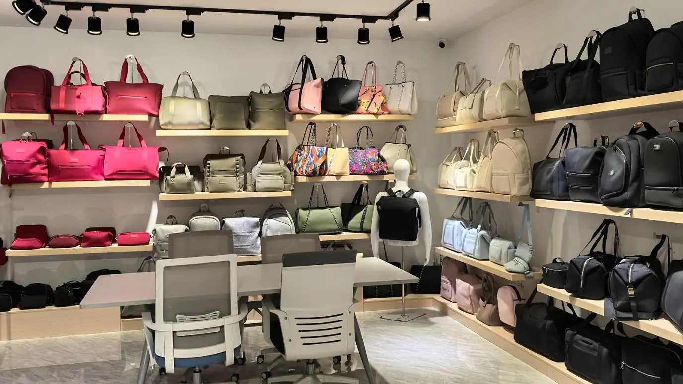 Dongguan Guanxin Sports Goods Co., Ltd. Neoprene Bags