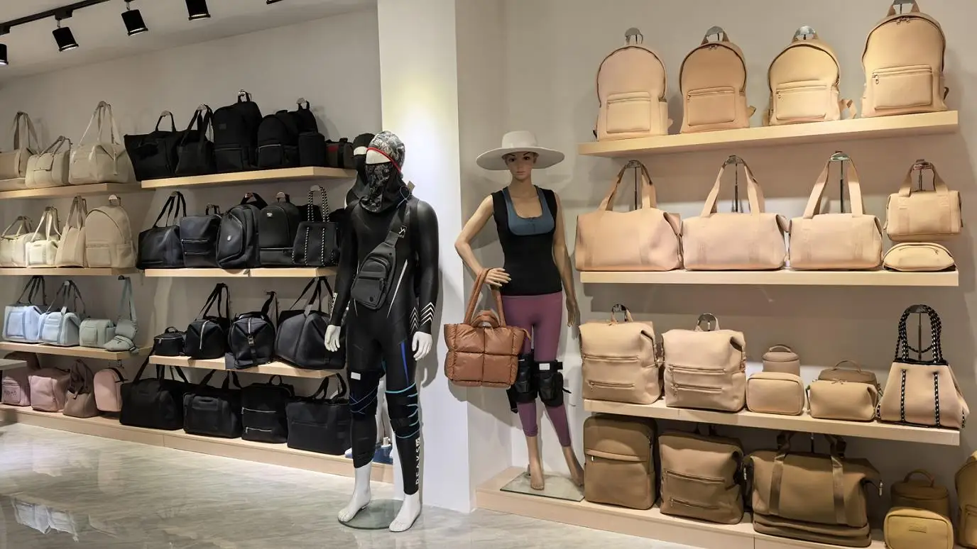 Dongguan Guanxin Sports Goods Co., Ltd. Travel Bags