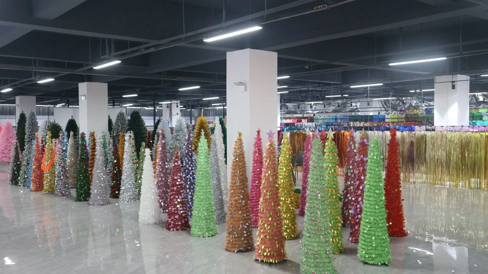Yiwu Kanggang Trade Co., Limited Christmas Trees