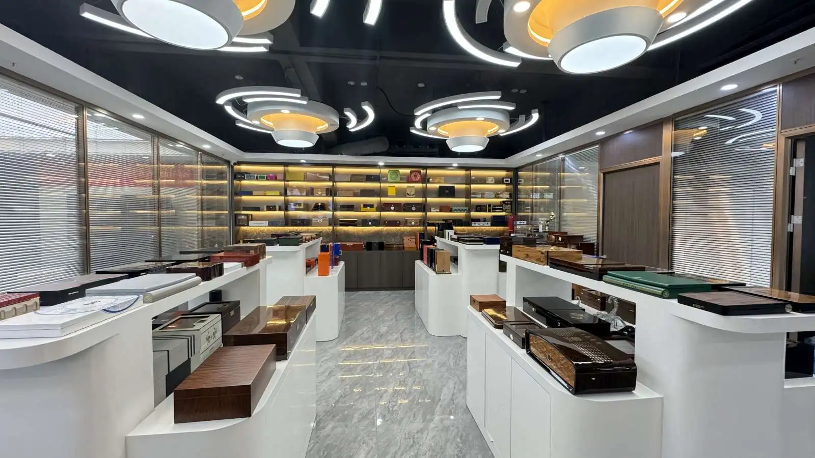 Shenzhen WeiLongXin Crafts & Gifts Co., Ltd. Cigar Humidor