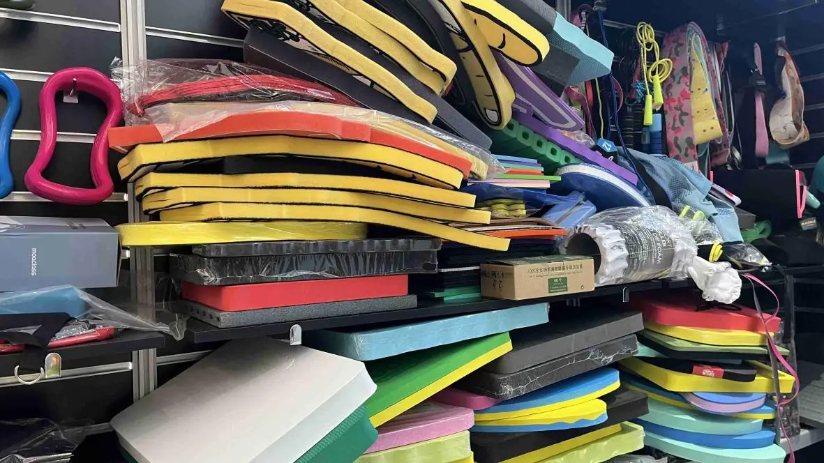 Ningbo Yinzhou Hines Rubber and Plastic Co., Ltd. Yoga Mat