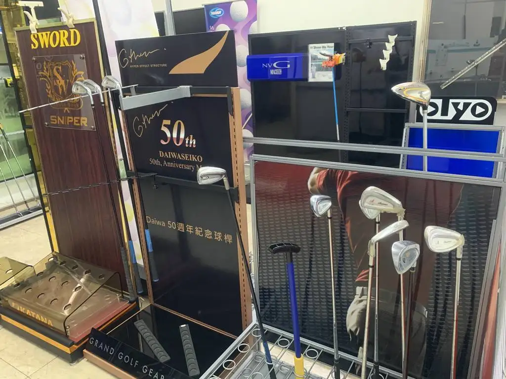 SWIFT COURSER ENTERPRISE CO., LTD. Display Rack