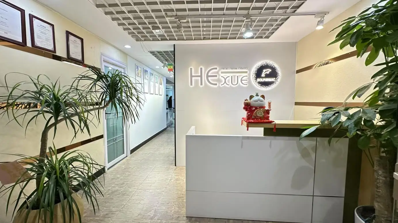 Henan Hexue Industry Co., Ltd. Lip Gloss Tubes