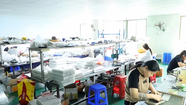 Yiwu Baiyi Trading Company Ltd. Necklaces