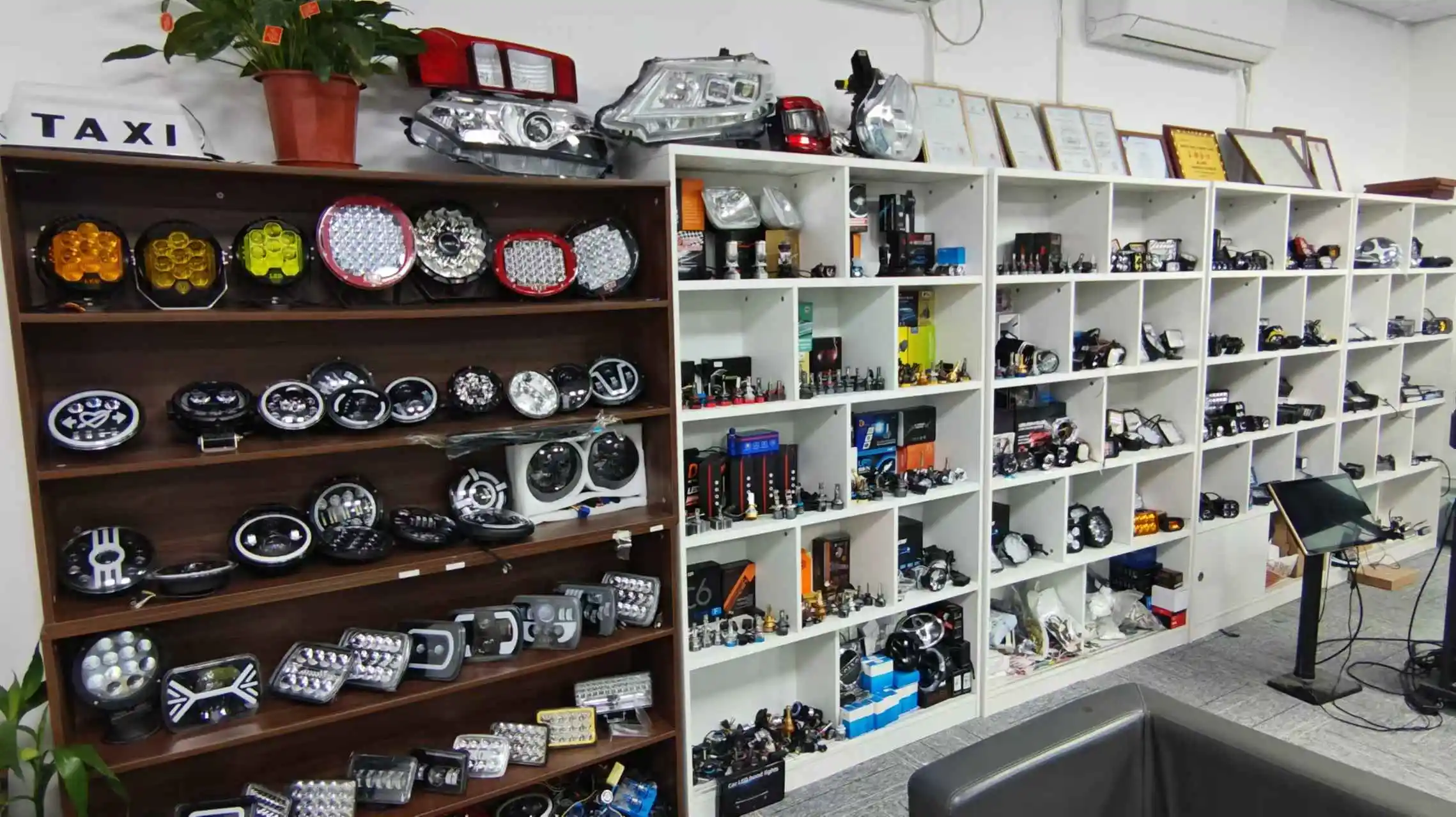 Guangzhou Ruitaisen Electronic Technology Co., Ltd. LED work lights