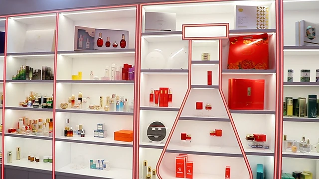 Guangzhou Aifujia Biotechnology Co., Ltd. Skin Care Set