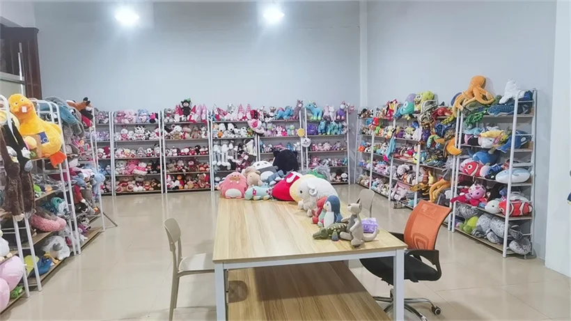 Yangzhou Chenze Toys and Gifts Co., Ltd. Plush Pillows
