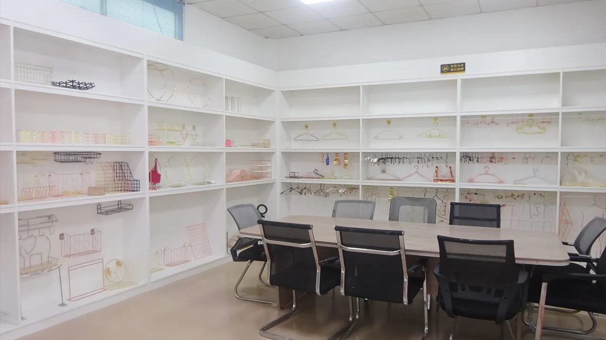 Dongguan Beishite Hardware Products Co., Ltd. belt & tie hangers