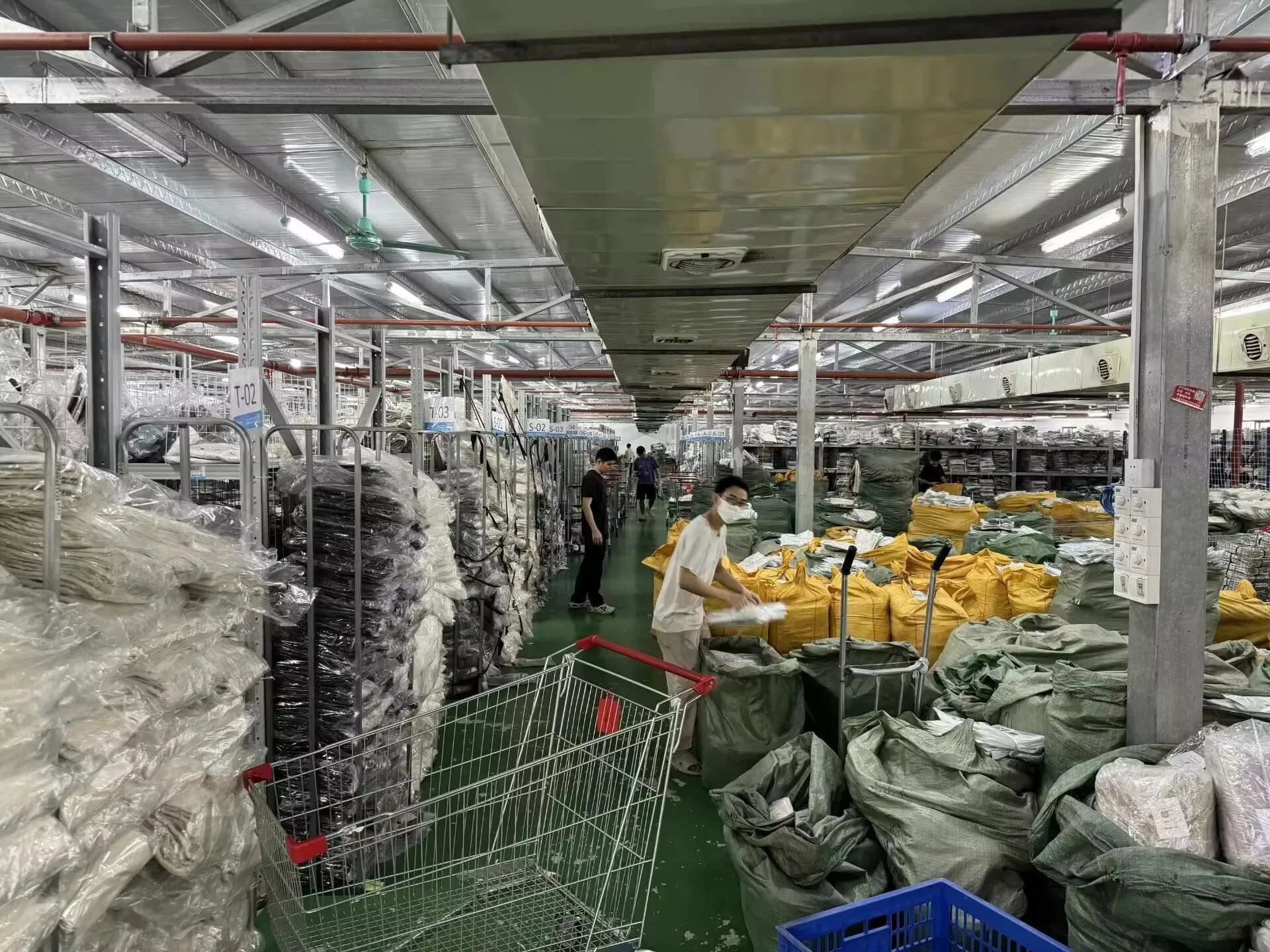 Yiwu Ruxia Garments Co., Ltd. Leggings Set